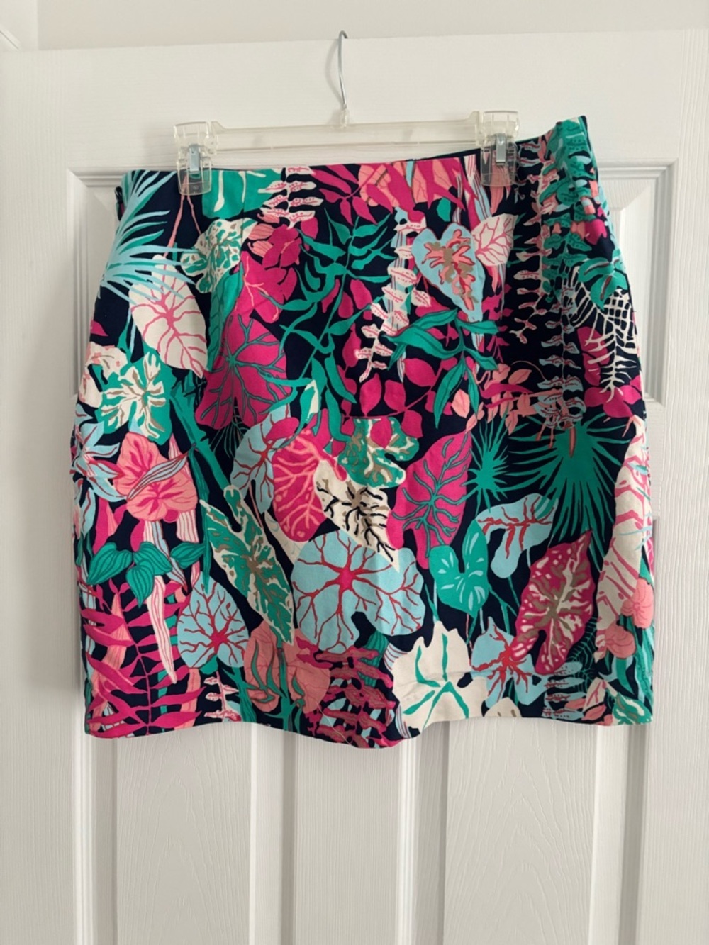 Talbots Woman’s Tropical Pink & Navy woven straight Skirt, Size 14 , EUC